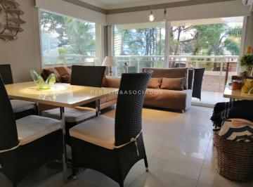 Foto1 · Apartamento en Venta de 1 Dormitorio, en Edificio Mare Azurro Punta del Este