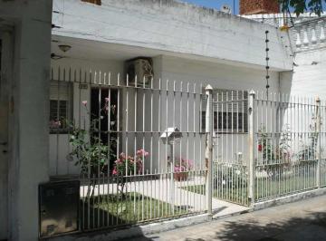 Casa · 111m² · 7 Ambientes · 1 Cochera · Casa en Venta en Florencio Varela Este