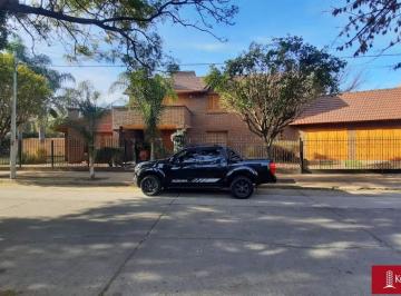 Casa de 16 ambientes, Córdoba · Granja de Funes (Antonio Nores 5596) - Venta Casa 4 Dorm.