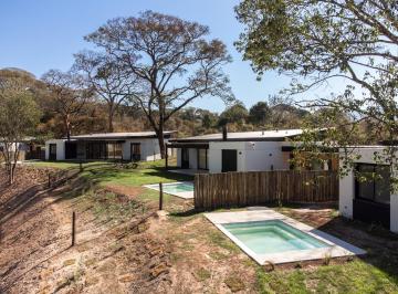 Casa · 200m² · 3 Ambientes · 1 Cochera · Venta Casa Urbanizacion El Retiro