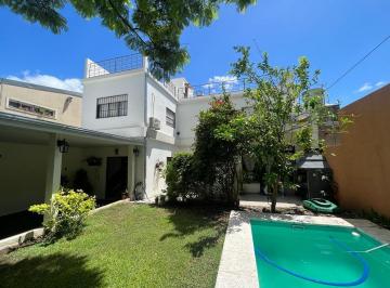 Casa · 200m² · 5 Ambientes · 2 Cocheras · Castelar Norte Casa Racionalista en Venta 4 Ambientes