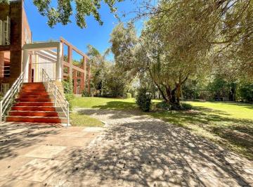 Casa · 280m² · 10 Ambientes · 1 Cochera · Casa 3 Hab, 2 Baños, Ruta 9 y San Sebastián - Funes.