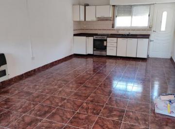 PH · 93m² · 5 Ambientes · 1 Cochera · Casa y Dpto