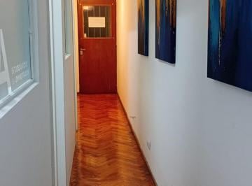 No te la podés perder! En el corazón del centro financiero de la ciudad (altura  · Alquiler Oficina con Recepcionista y Seguridad