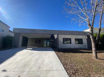 Casa · 170m² · 5 Ambientes · 2 Cocheras · Casa en Una Planta en La Reserva Cardales a Estrenar!