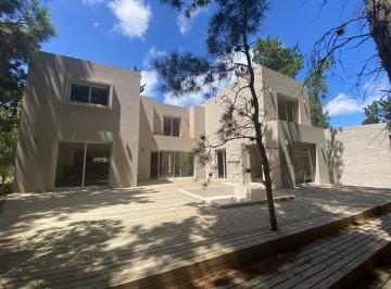 Casa · 300m² · 4 Ambientes · 2 Cocheras · Venta Casa a Estrenar! Barrio Senderos I - Costa Esmeralda.