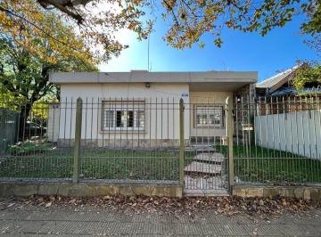 Casa · 5 Ambientes · 1 Cochera · En Venta | Importante Propiedad en Moreno Centro con 3 Dorm., Entrada de Auto y Parque
