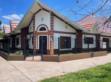 Casa · 110m² · 5 Ambientes · 1 Cochera · Venta Casa Lomas 3 Dorm.