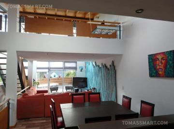 Casa · 300m² · 5 Ambientes · 1 Cochera · Casa Moderna Cerca del Centro!