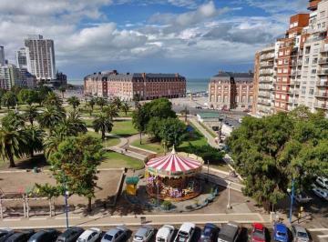 Departamento · 28m² · 1 Ambiente · Temporada - Excelente Ambiente con Vista Plaza Colon y Mar