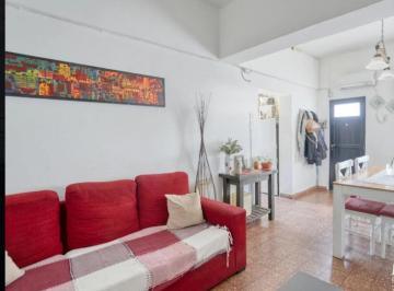 Casa · 196m² · 3 Ambientes · 1 Cochera · Casa con Locales en Venta en Martinez 3 Ambientes