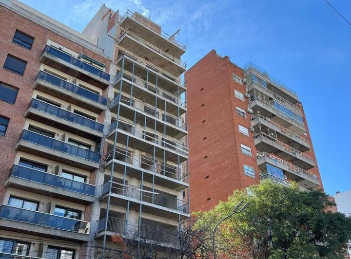 Desarrollo vertical · Directorio 1385 Deptos de 1 - 2 y 3 Ambientes Entrega en 60 Dias