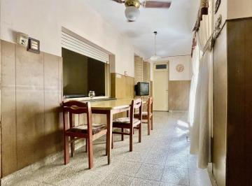 Casa · 76m² · 4 Ambientes · Venta Casa Pasillo de 2 Dorm. en Barrio España y Hospitales