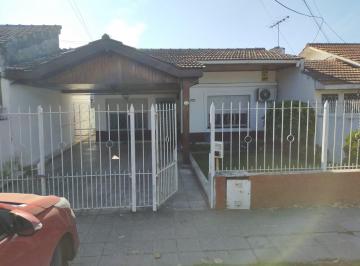 Casa de 4 ambientes, Almirante Brown · Ideal Casa de Familia, Ubicacion de Excelencia!