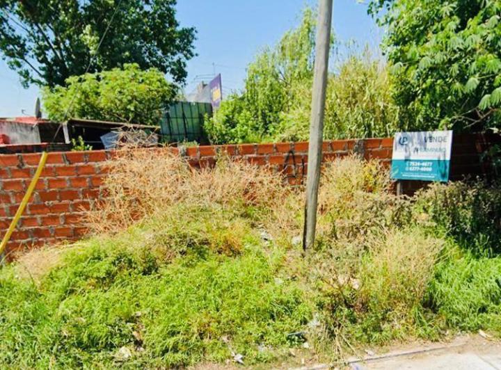 Terreno · 680m²