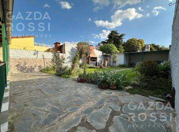 Casa · 98m² · 3 Ambientes · 1 Cochera · Casa con Jardin en Ezeiza