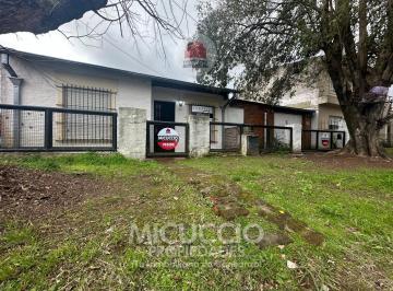 Casa · 130m² · 5 Ambientes · 1 Cochera · Casa con Dúplex en Venta | Gral. Lemos N°72 | Escobar. Oportunidad