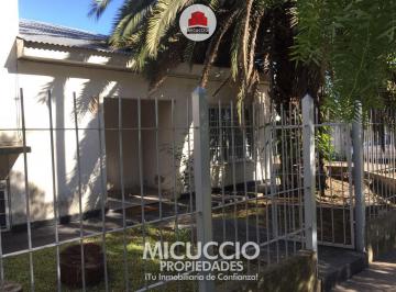 Casa · 191m² · 4 Ambientes · 1 Cochera · Casa en Venta, Remedios de Escalada 450, Belén de Escobar