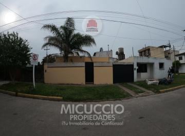 Casa · 90m² · 3 Ambientes · 1 Cochera · Casa en Venta, Dr. Ballester 190 Entre Gelves y Pasteur, Escobar Centro