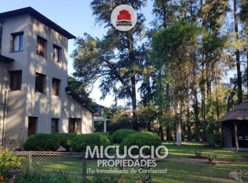 Quinta vacacional · 350m² · 7 Ambientes · Casaquinta en Venta, Neuquén 690, Barrio Lambertuchi. Ideal Asilo, Clinica, Jardin de Infantes