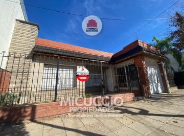 Casa · 188m² · 7 Ambientes · 1 Cochera · Casa en Venta, Mateo Gelves 728, a Pocas Cuadras del Centro de Escobar