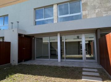 PH de 3 ambientes, Berazategui · Casona Tipo Duplex en Venta Fincas de Hudson