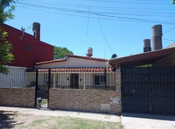 Casa de 4 ambientes, Mar de Ajó · Vendo Chalet en Mar de Ajo