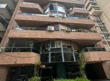 Departamento de 2 ambientes, Córdoba · Semipiso con Terraza y Cochera en El Triangulo!