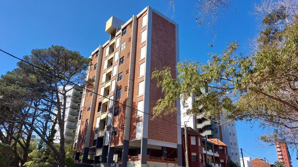 Paseo 112 e/ Av. 1 y 3