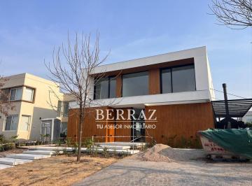 Casa · 250m² · 8 Ambientes · 4 Cocheras · Casa en Venta 8 Ambientes en Castaños Nordelta Lote de 508,35 m²