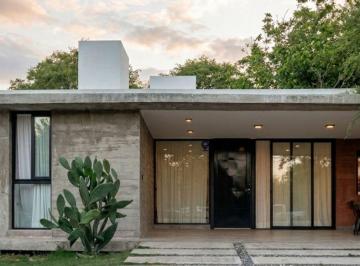 Casa de 5 ambientes, Villa Allende · Elegancia y Vanguardia en El Corazón de Villa Allende Golfapta Crédito, Se Recibe Menor