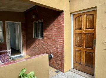 PH de 2 ambientes, Morón · PH de 2 Ambientes con Cochera y Patio - Castelar Norte!