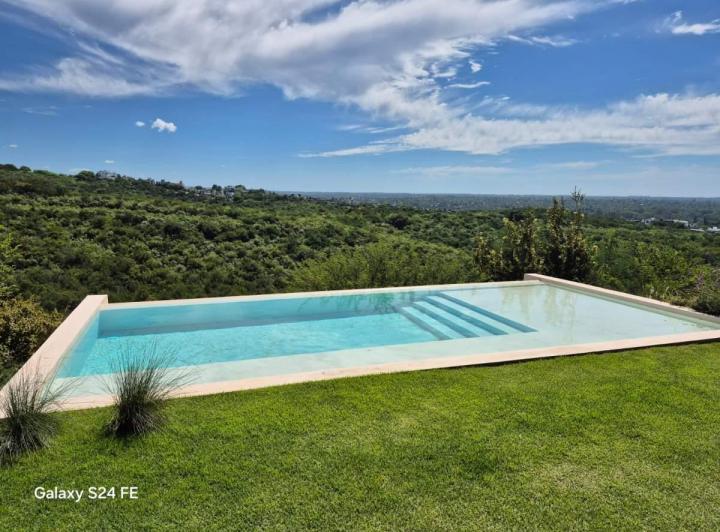 Casa · 450m² · 10 Ambientes · 2 Cocheras