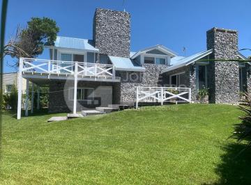 Casa · 1001m² · 4 Dormitorios · Casa - Carilo