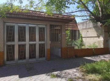 Casa de 3 ambientes, Lanús · Casa Tres Ambientes con Cochera a Reciclar en Venta Lanus Oeste