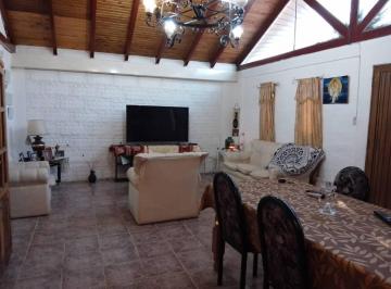 C21-051-71175_2 · Century 21 Baigorria Ofrece a La Venta Casa en Las Heras