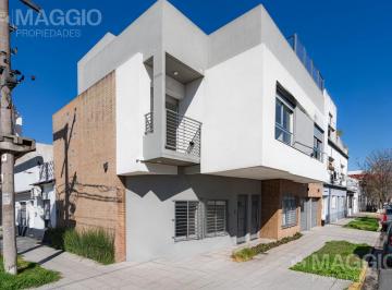 Casa · 80m² · 3 Ambientes · 1 Cochera · Triplex Venta Ramos Mejía