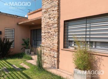 Casa · 120m² · 3 Ambientes · 2 Cocheras · Venta Casa 3 Ambientes Moron