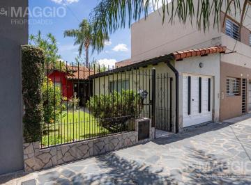 Casa · 135m² · 4 Ambientes · 1 Cochera · Casa Venta Ramos Mejia Sur 4 Ambientes