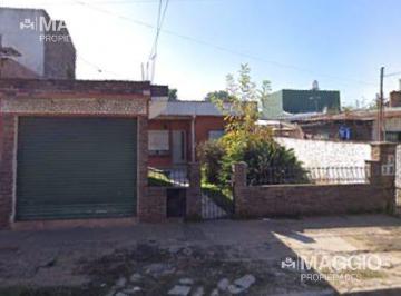 Local comercial · 135m² · 3 Ambientes · Local Casa Venta Isidro Casanova Barrio San Carlos