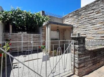 Casa · 104m² · 6 Ambientes · 3 Cocheras · Venta Casa 6 Ambientes La Tablada