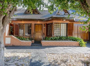 Casa · 225m² · 4 Ambientes · 2 Cocheras · Casa Venta en Haedo