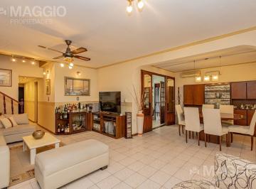 Casa · 225m² · 4 Ambientes · 2 Cocheras · Casa Venta en Haedo