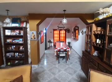 Casa · 190m² · 4 Ambientes · 2 Cocheras · Casa Venta Almirante Brown