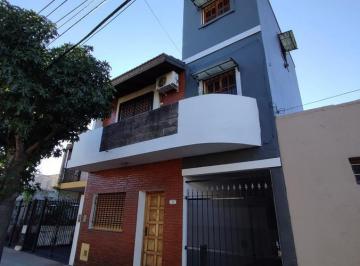 PH · 190m² · 4 Ambientes · 1 Cochera · PH Venta en Ramos Mejia Sur