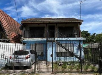 Casa · 184m² · 6 Ambientes · 1 Cochera · Casa Para Dos Familias, Escuchan Ofertas!