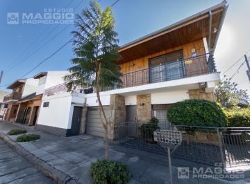 Casa · 240m² · 4 Ambientes · 1 Cochera · Casa Venta Ramos Mejia 4 Ambientes