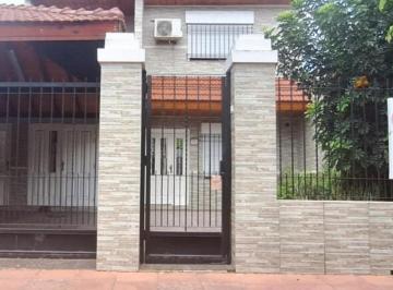 Casa · 374m² · 4 Ambientes · 2 Cocheras · Casa 4 Ambientes