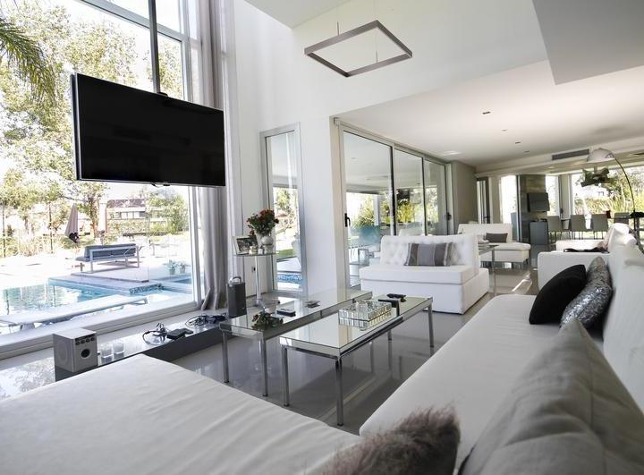 Casa · 684m² · 4 Ambientes · 1 Cochera