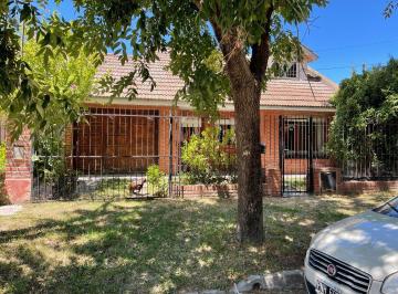 Casa · 137m² · 2 Dormitorios · 1 Cochera · Casa de Dos Dorm.